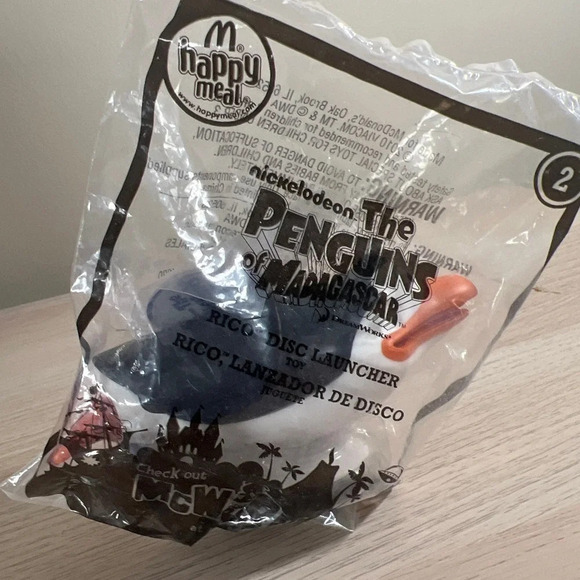 2009 Rico Disc Launcher 5.5" McDonald's Action Figure #2 Penguins Of Madagascar - Picture 1 of 2